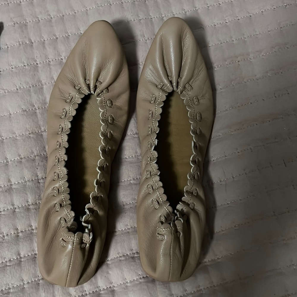 See By Chloe Jane scalloped flats size 39 1/2 tan.